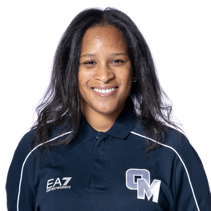 Vanimara Santos De Souza < Front Desk