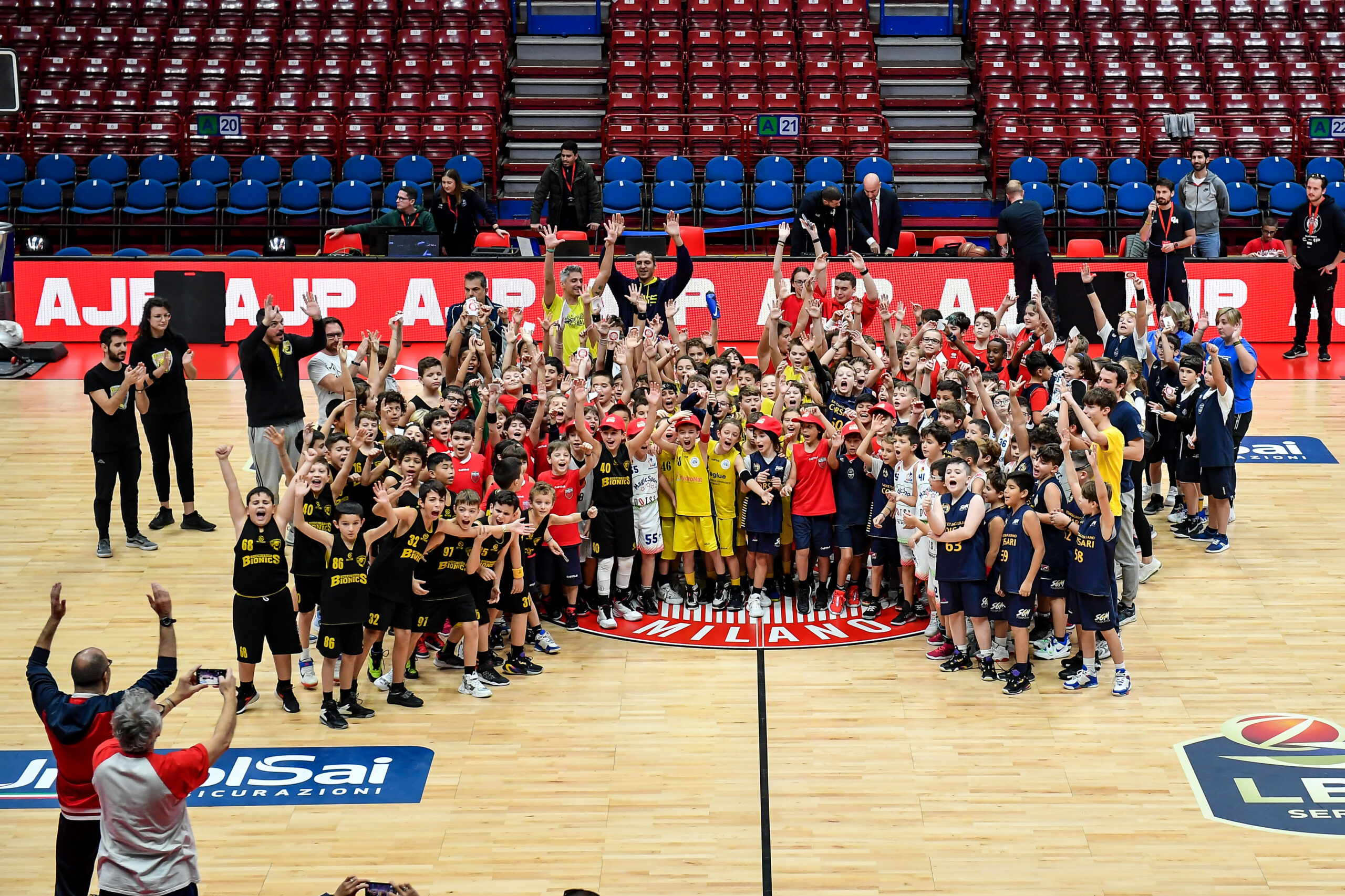Il successo del primo Olimpia Minibasket Challenge al Mediolanum Forum di Assago