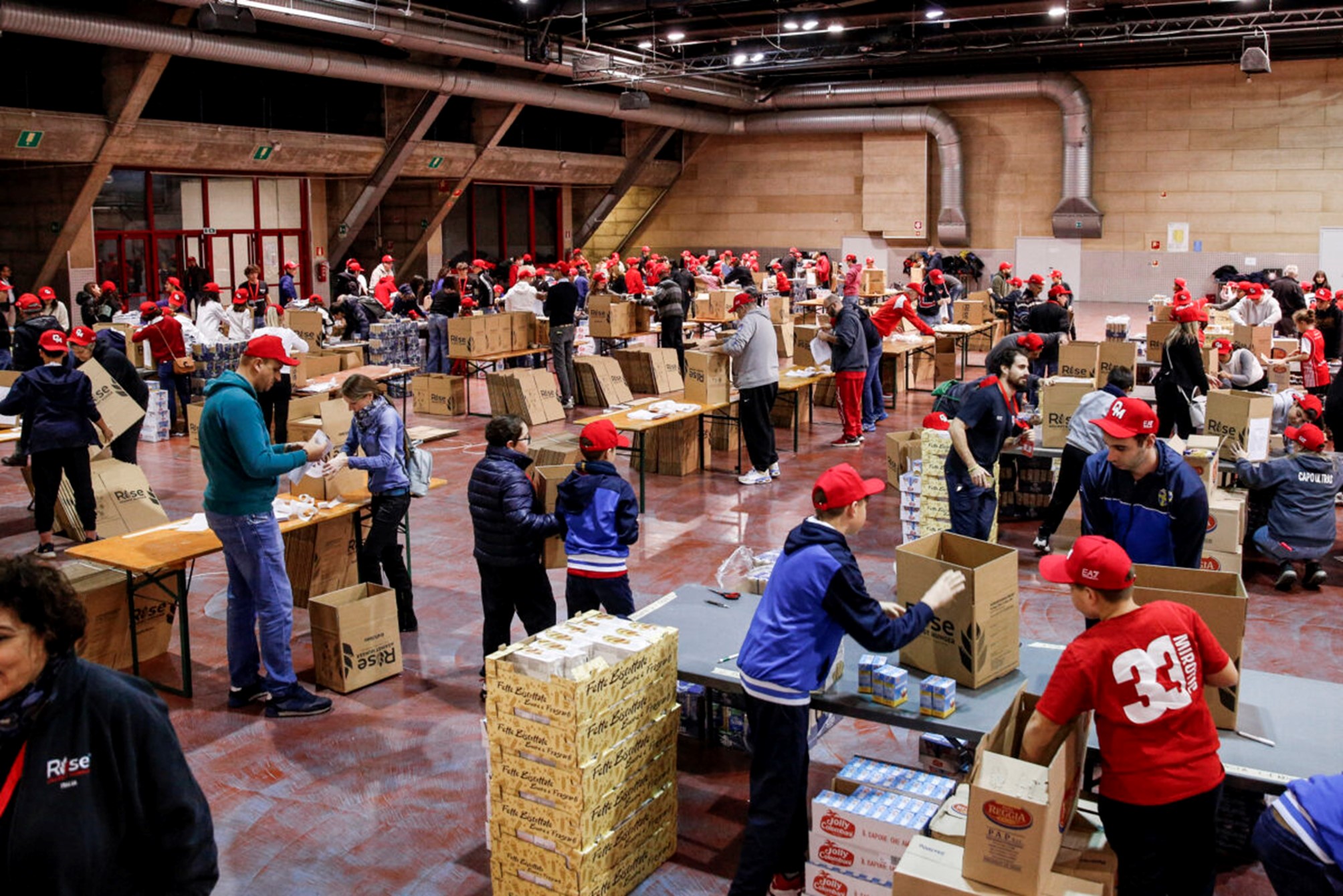 Olimpia Milano e Rise Against Hunger: 2600 kit alimentari hanno attraversato confini